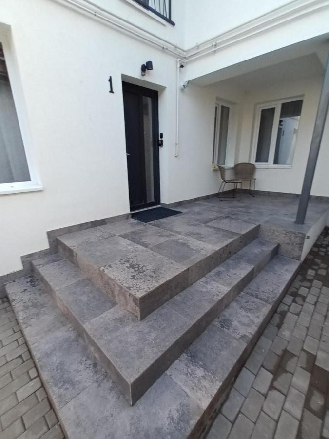 Old Town Studio Apartments Baia Mare Luaran gambar